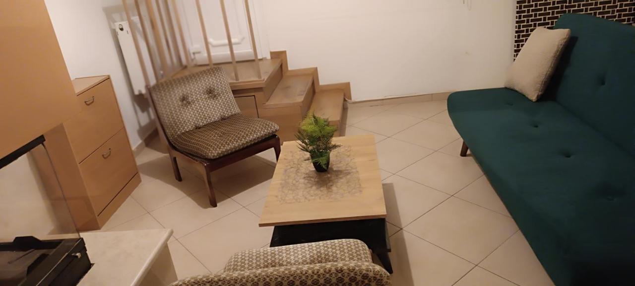 Rania S Studio Volos Bagian luar foto